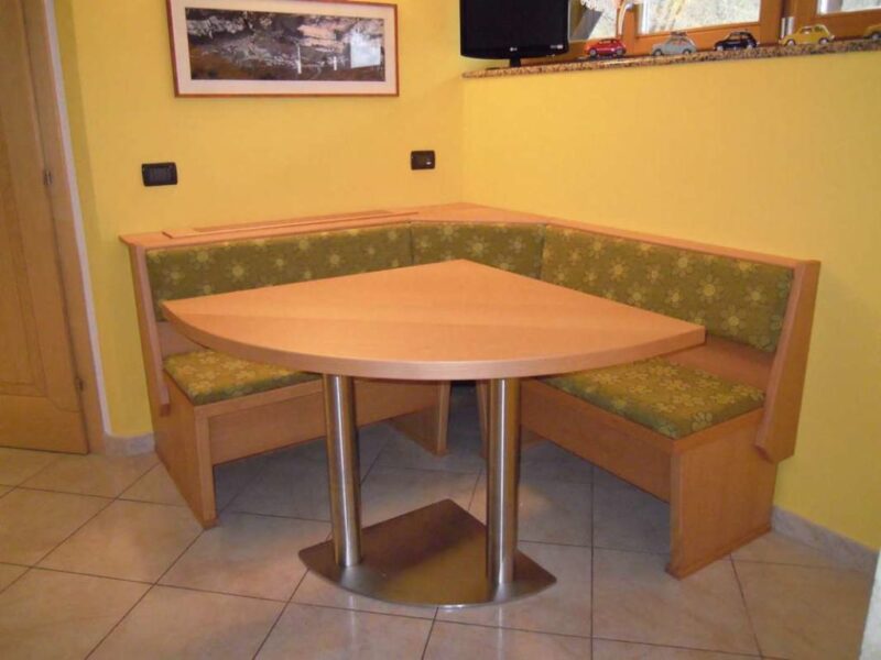 panca orchidea e tavolo margherita