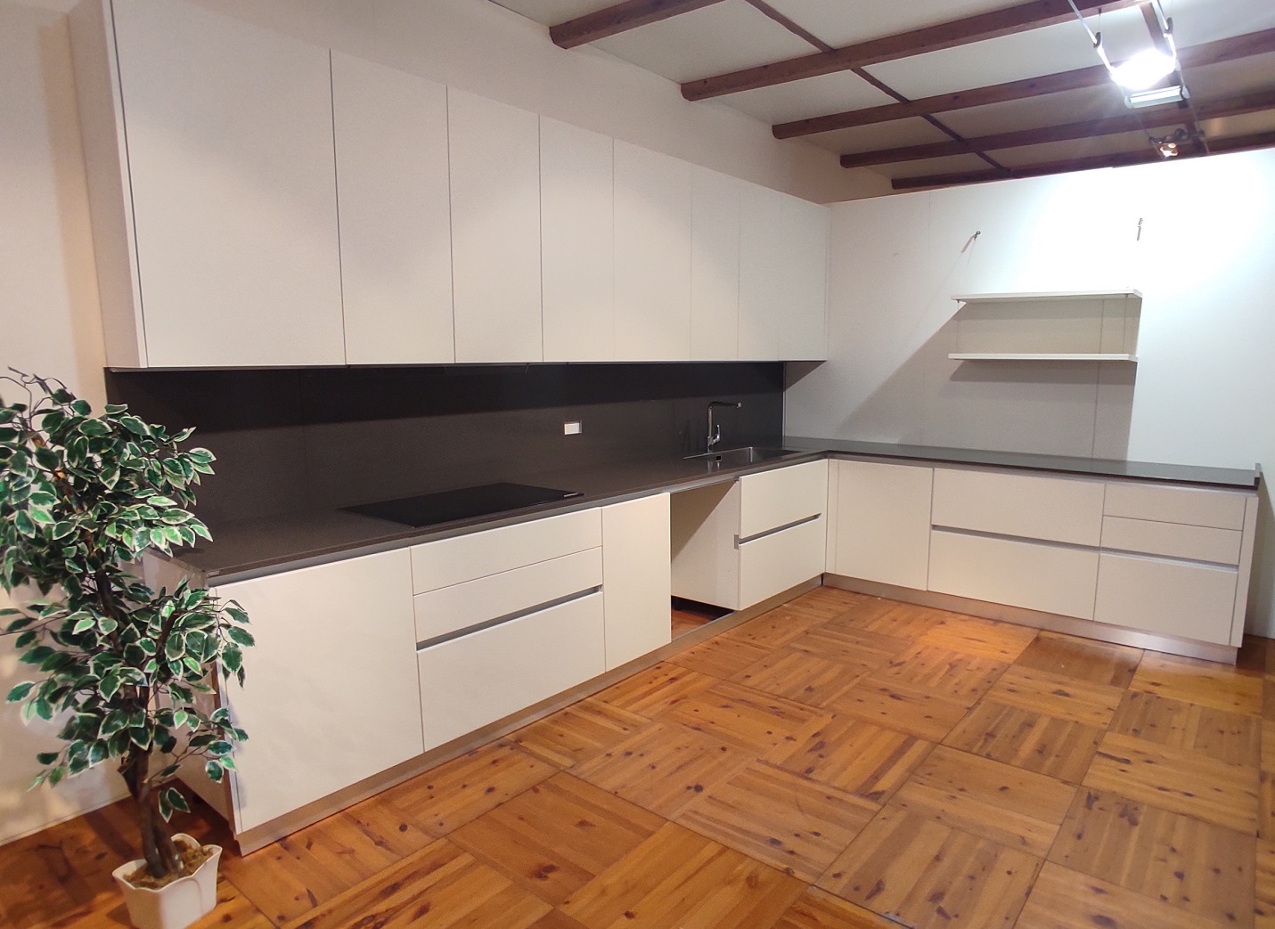 Cucina Scavolini laccata bianca (1) Cucina Scavolini mod. Evolution Cucina Scavolini laccata bianca 1